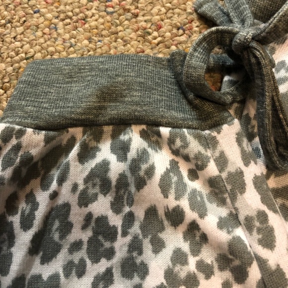 ๐ Rae Dunn Happy DO NOT DISTURB Raglan Top & Jogger Set PJs - Picture 8 of 12